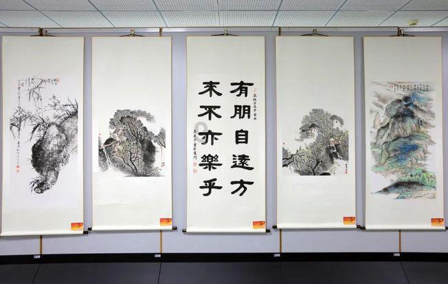 逃出上锁的现代房间7